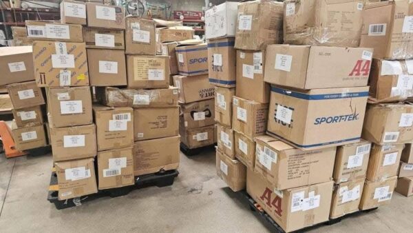Wholesale True Classic Pallets 5,200 plus Items - 4400+ Shirts, 450+ Polos, and 440+ Pants, Jeans, and Joggers. - Image 7